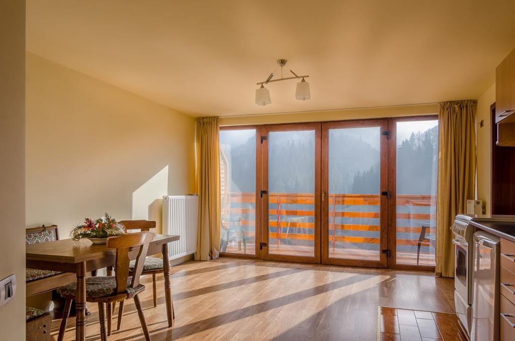 Hotel Panorama Pietrei Craiului Zărneşti Exterior foto